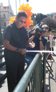 Hone Harawira signing the NZUSA letter